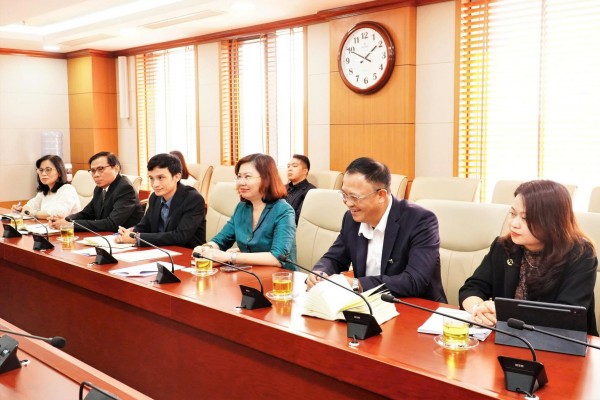 Việt Nam đã và đang tích cực hoàn thiện khung pháp lý để phát triển thị trường chứng khoán