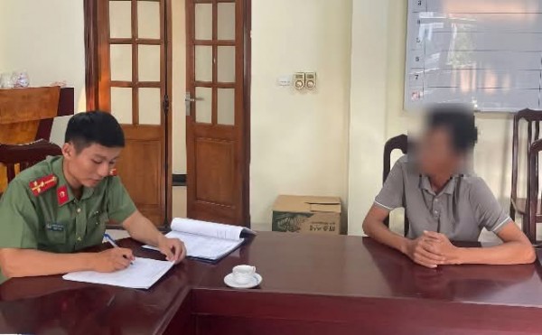 Xử lý đối tượng đăng tin xúc phạm chính quyền địa phương 2 cấp trong mùa mưa bão