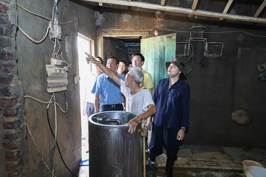 Kịp thời sẻ chia, giúp Nhân dân Thái Nguyên sớm ổn định cuộc sống sau bão lũ