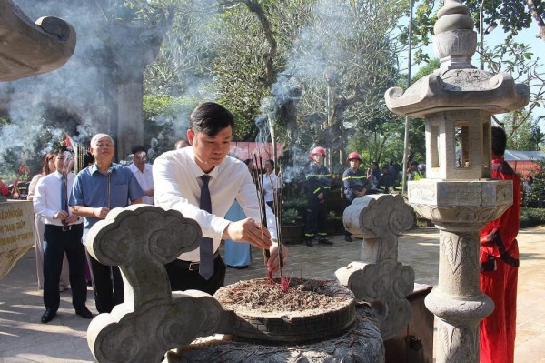 Thanh Hóa: Dâng hương tri ân người anh hùng “liều mình cứu chúa”