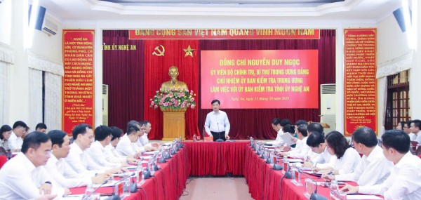 Chủ nhiệm Ủy ban Kiểm tra Trung ương Nguyễn Duy Ngọc làm việc tại Nghệ An