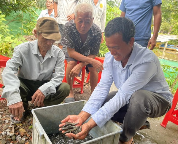 Việt Nam – Giảm nghèo nhanh nhưng vẫn còn nguy cơ tái nghèo