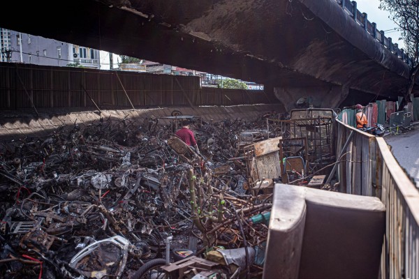 Các điểm trông giữ xe tạm thời dưới gầm cầu đều đã có kế hoạch di dời