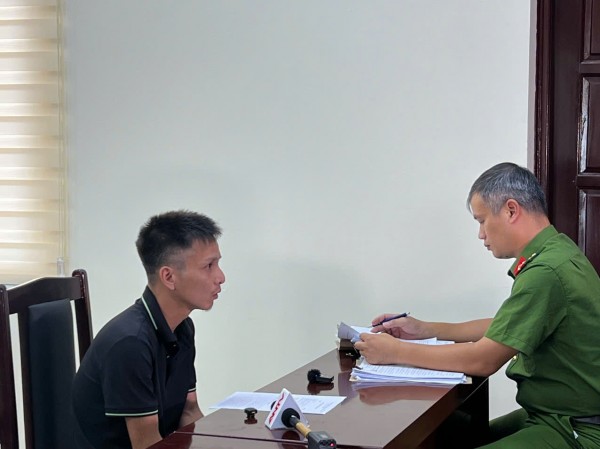 Bắt giữ 4 đối tượng trong đường dây sản xuất nước khoáng Lavie giả