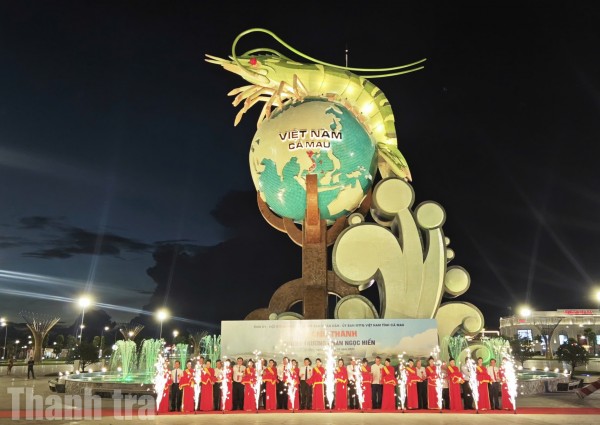 Cà Mau: Khánh thành Quảng trường Phan Ngọc Hiển – Công trình trọng điểm chào mừng Đại hội Đảng bộ tỉnh lần thứ I