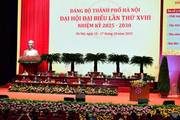 Bí thư Hà Nội: Quyết tâm khắc phục tình trạng ùn tắc, ô nhiễm