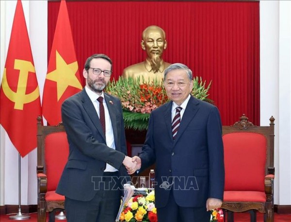 Tổng Bí thư Tô Lâm tiếp Đại sứ Anh tại Việt Nam