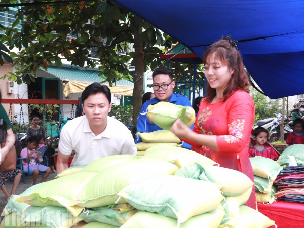 “Bà mai việc làm” giúp nhiều phụ nữ nghèo vùng ven TP Hồ Chí Minh ổn định cuộc sống