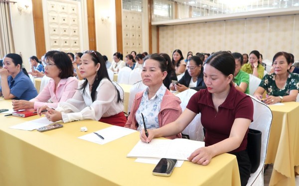 Đồng Nai: 150 cán bộ, hội viên, phụ nữ tham gia tập huấn hướng dẫn xây dựng “Gia đình có sức khoẻ - Không khói thuốc”