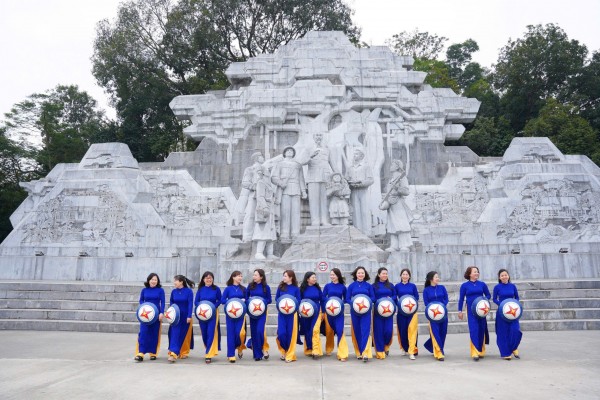 Phụ nữ EVNNPC: Bản lĩnh, sáng tạo, thắp sáng niềm tin