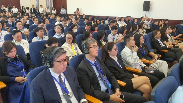 Thị trường chứng khoán: Cần xây dựng quỹ đầu tư theo hướng chuyên nghiệp