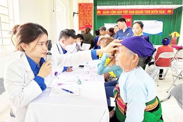 Thanh Hóa: Cấm mọi hành vi lợi dụng khám, chữa bệnh nhân đạo để bán hàng, trục lợi