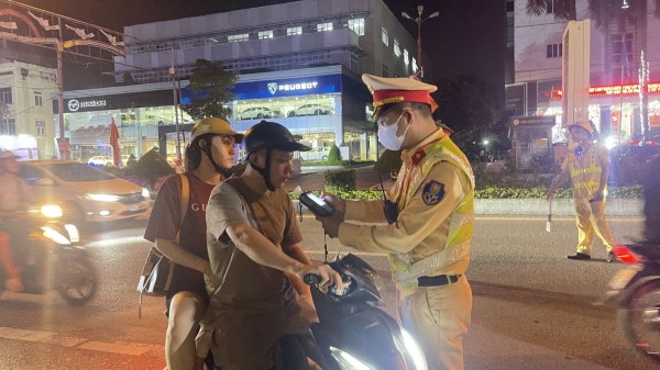 Thanh Hoá: Kiểm tra 5.707 phương tiện, xử phạt 242 trường hợp vi phạm nồng độ cồn