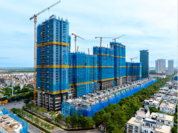 Soi tiến độ hai dự án hàng hiệu Noble Crystal của Sunshine Group tại Hà Nội