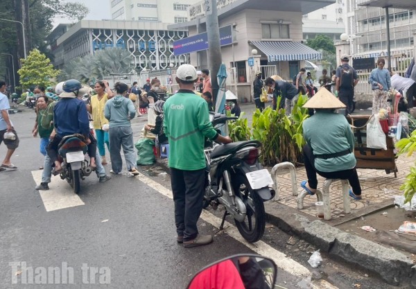 TP Hồ Chí Minh sẽ “mạnh tay” chấn chỉnh tình trạng lấn chiếm lòng đường, vỉa hè