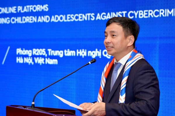 Việt Nam chia sẻ kinh nghiệm bảo vệ trẻ em trên mạng bên lề Lễ mở ký Công ước Hà Nội
