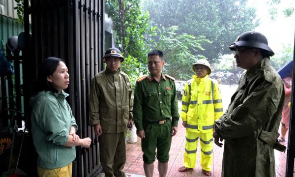 Toàn lực lượng Công an TP Huế bảo đảm an toàn cho Nhân dân trong mưa lũ