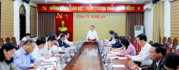 Thường trực Tỉnh ủy Nghệ An bàn giải pháp tháo gỡ khó khăn trong vận hành chính quyền 2 cấp