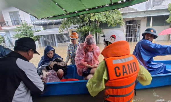 Tập trung ứng phó khẩn cấp và khắc phục hậu quả mưa lũ lớn tại khu vực Trung Bộ