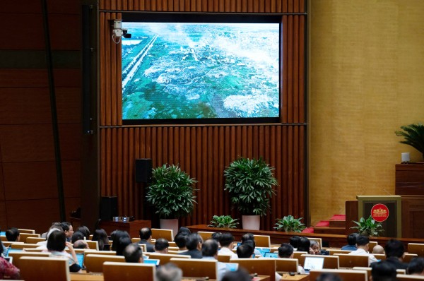 Kiến nghị đến cuối năm 2026 cải thiện ô nhiễm sông Tô Lịch, không khí Hà Nội, TP HCM