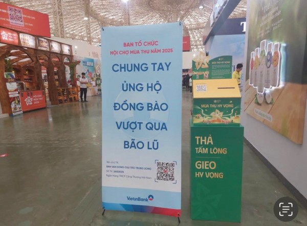 Hội chợ mùa Thu 2025: Hơn 211 triệu đồng được quyên góp ủng hộ đồng bào vùng lũ