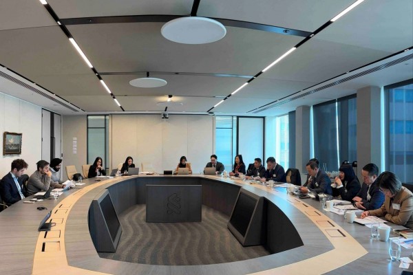 Đoàn công tác Chính phủ Việt Nam tiếp xúc nhà đầu tư không kèm phát hành trái phiếu quốc tế tại London