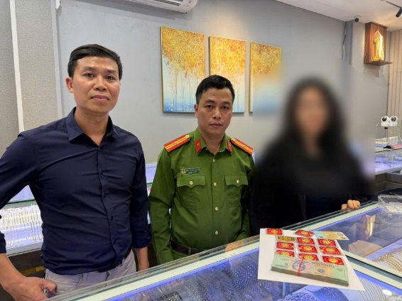 Ngăn chặn vụ giả danh công an lừa nữ sinh viên ở Hà Nội bán vàng