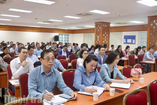 Gần 130 công chức phường, xã ở Hà Nội tham gia tập huấn nghiệp vụ tư pháp - văn phòng phục vụ chính quyền hai cấp