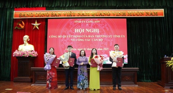 Lạng Sơn công bố các quyết định về công tác cán bộ của Ban Thường vụ Tỉnh ủy