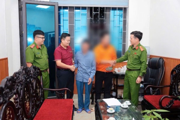 Công an và ngân hàng kịp thời ngăn chặn vụ lừa đảo người già ở Hà Nội