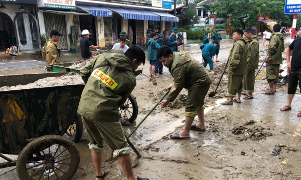 Hỗ trợ bổ sung và khẩn cấp 200 tỷ đồng cho 2 thành phố khắc phục thiệt hại do mưa lũ