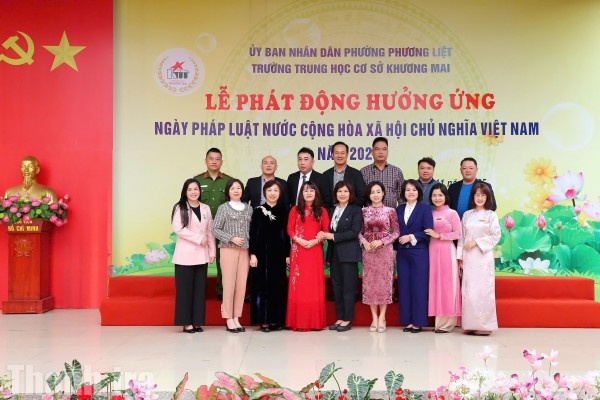 Pháp luật đồng hành cùng học sinh – Lan tỏa ý thức sống và làm việc theo Hiến pháp và pháp luật