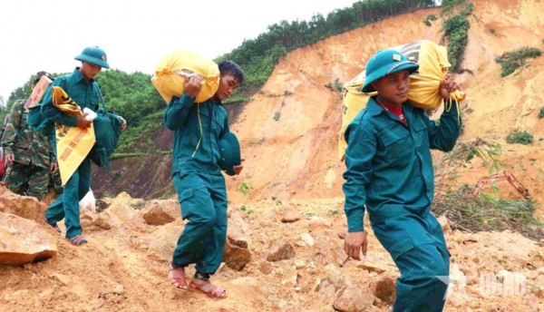 Quân đội tập trung khắc phục nhanh hậu quả mưa lũ