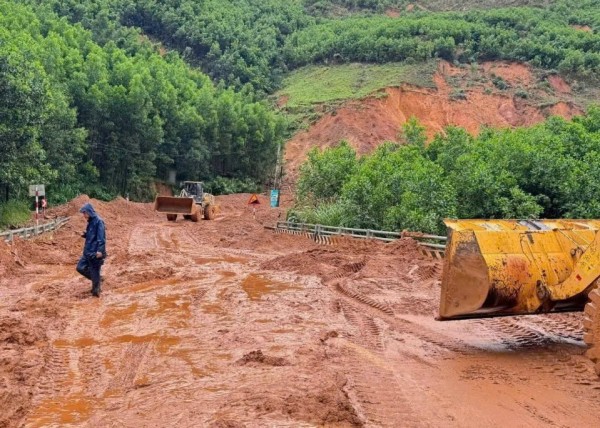 Vẫn còn 46 vị trí ách tắc trên đường Hồ Chí Minh nhánh Tây và Trường Sơn Đông