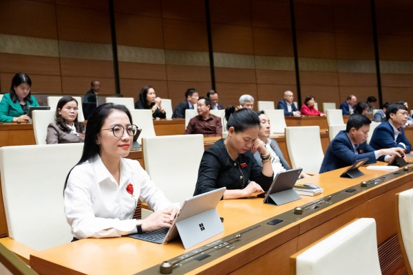 Quốc hội bàn dự Luật Báo chí sửa đổi, phân định 6 vùng kinh tế - xã hội sau sáp nhập