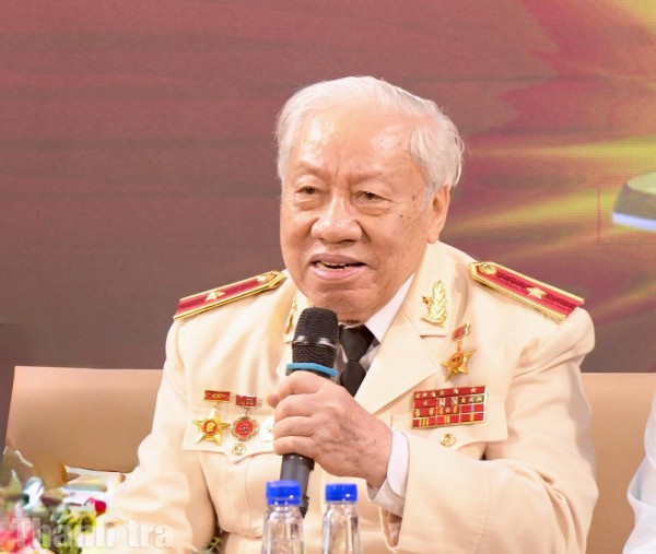 Thiếu tướng Phan Văn Lai: 