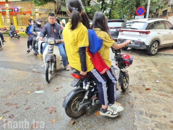 Ý thức chấp hành pháp luật giao thông sau cao điểm tuyên truyền tại trường học