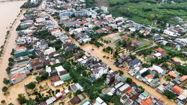 “Nghĩa tình đong đầy” giữa mùa lũ - Petrovietnam và BSR chung tay vì đồng bào vùng lũ