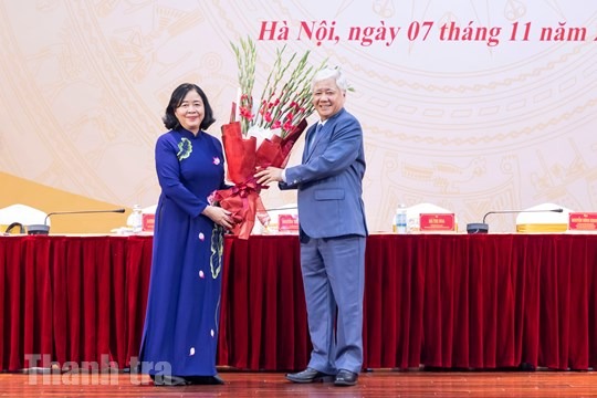 Chân dung bà Bùi Thị Minh Hoài - nữ Chủ tịch đầu tiên của Ủy ban Trung ương MTTQ Việt Nam