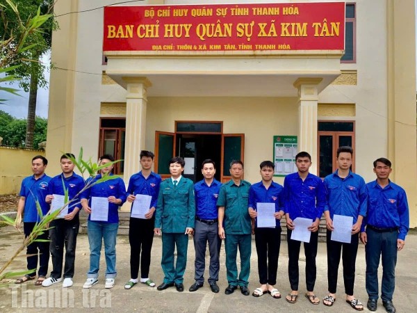 Thanh Hóa: 1.233 thanh niên hăng hái viết đơn tình nguyện nhập ngũ