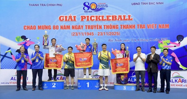 Khỏe để cống hiến, đoàn kết để thành công