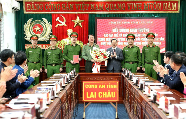 Lai Châu biểu dương chiến công triệt phá đường dây lừa đảo xuyên quốc gia quy mô lớn
