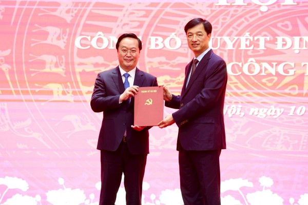 Bí thư Tỉnh ủy Nghệ An làm Phó Bí thư Thành ủy Hà Nội