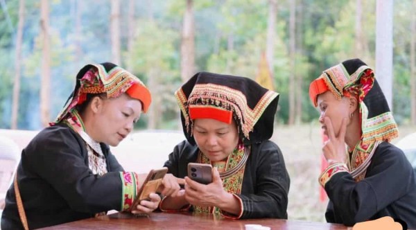 Chuyển đổi số, ứng dụng công nghệ đẩy nhanh giảm nghèo bền vững