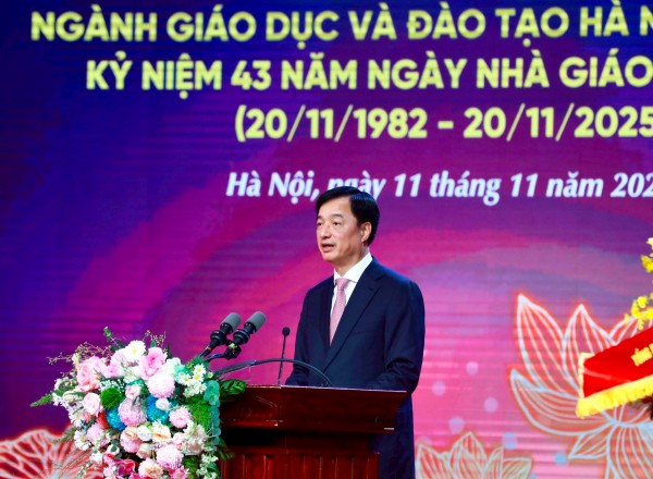 Bí thư Hà Nội: Bổ sung mạng lưới trường học, đảm bảo đủ lớp, đủ giáo viên