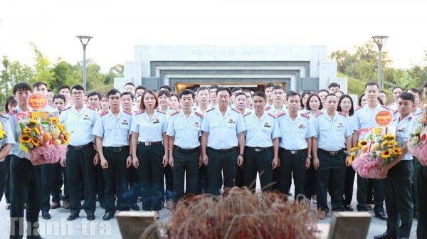 Kỷ niệm ngày truyền thống, Thanh tra tỉnh Điện Biên dâng hương tri ân các Anh hùng liệt sĩ