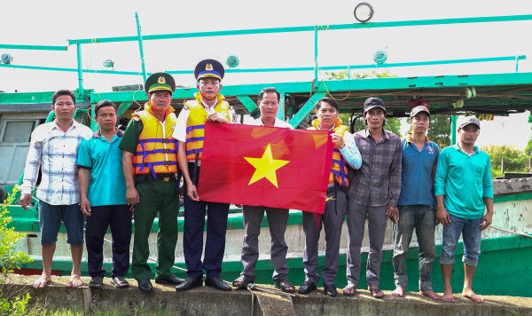 U Minh, Cà Mau: Hải đoàn 42 tuyên truyền phòng, chống khai thác IUU cho hơn 200 người dân
