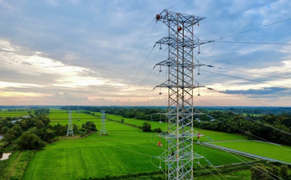 EVNSPC đẩy mạnh ứng dụng công nghệ, mang tiện ích đến khách hàng