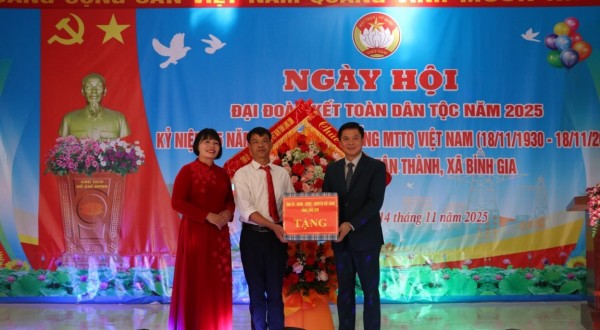 Lạng Sơn: Rộn ràng Ngày hội Đại đoàn kết toàn dân tộc tại xã Bình Gia