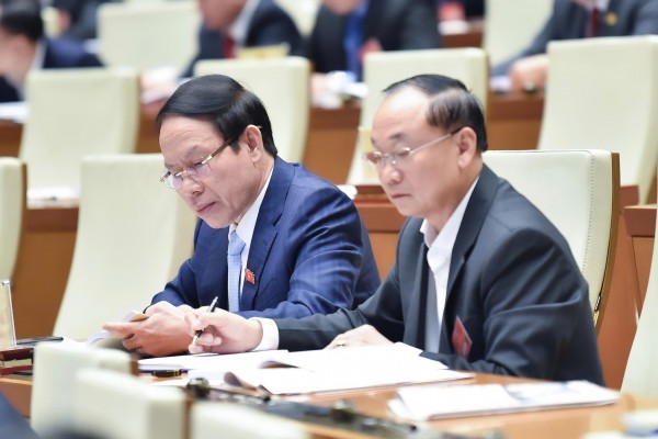 Ủy viên Trung ương làm Trưởng đoàn đại biểu Quốc hội không giữ quá 3 chức danh lãnh đạo